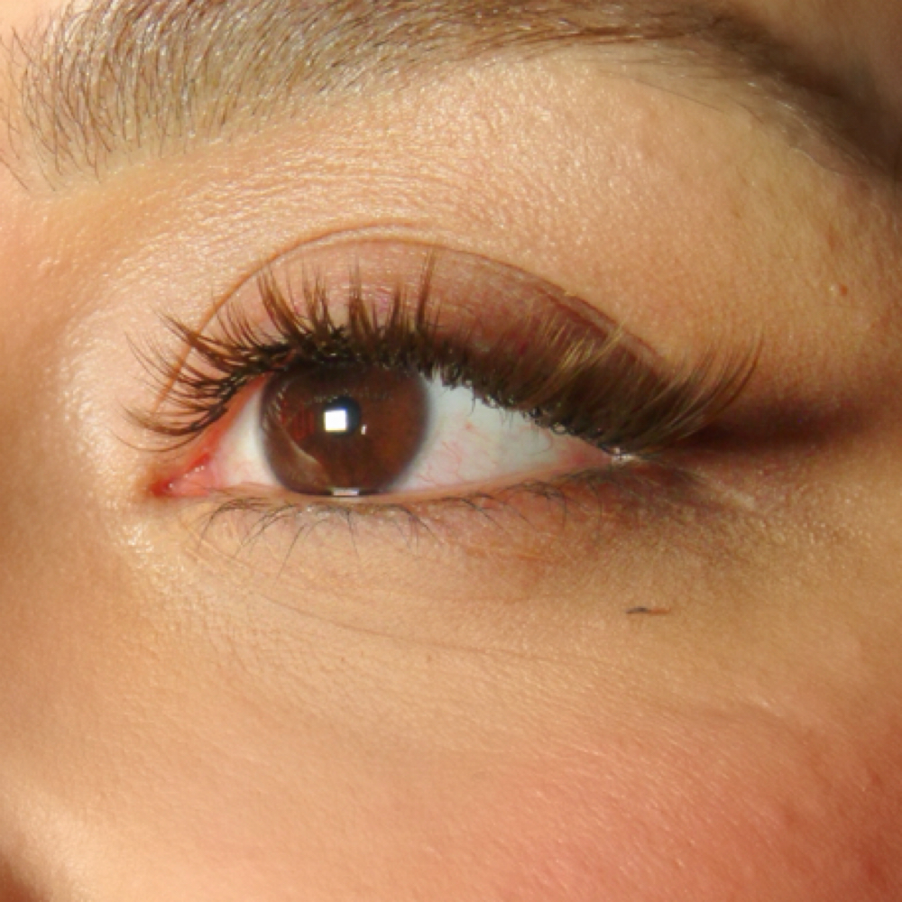 Color Set (Brown, Other Color) at Aileen’s Lash Studio in Midland, TX