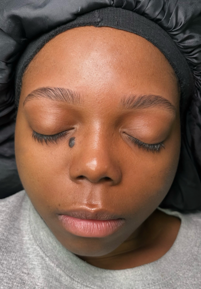 Brow Shaping & Wax