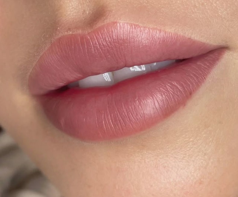 Lip Blushing