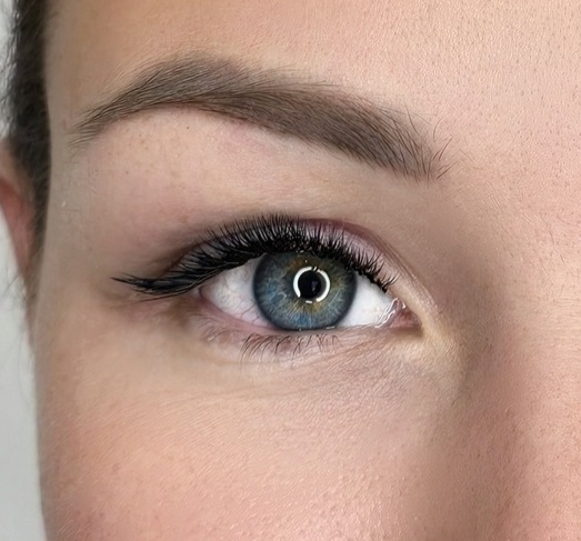 "Eyeliner" Eyelash Extensions