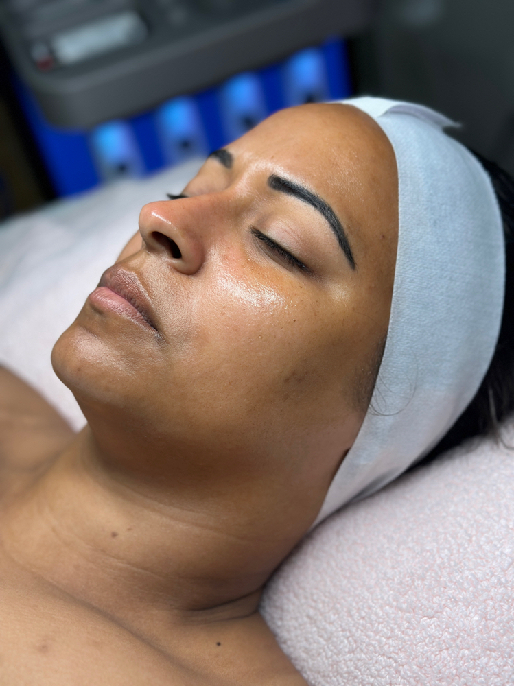 Custom Deluxe Facial