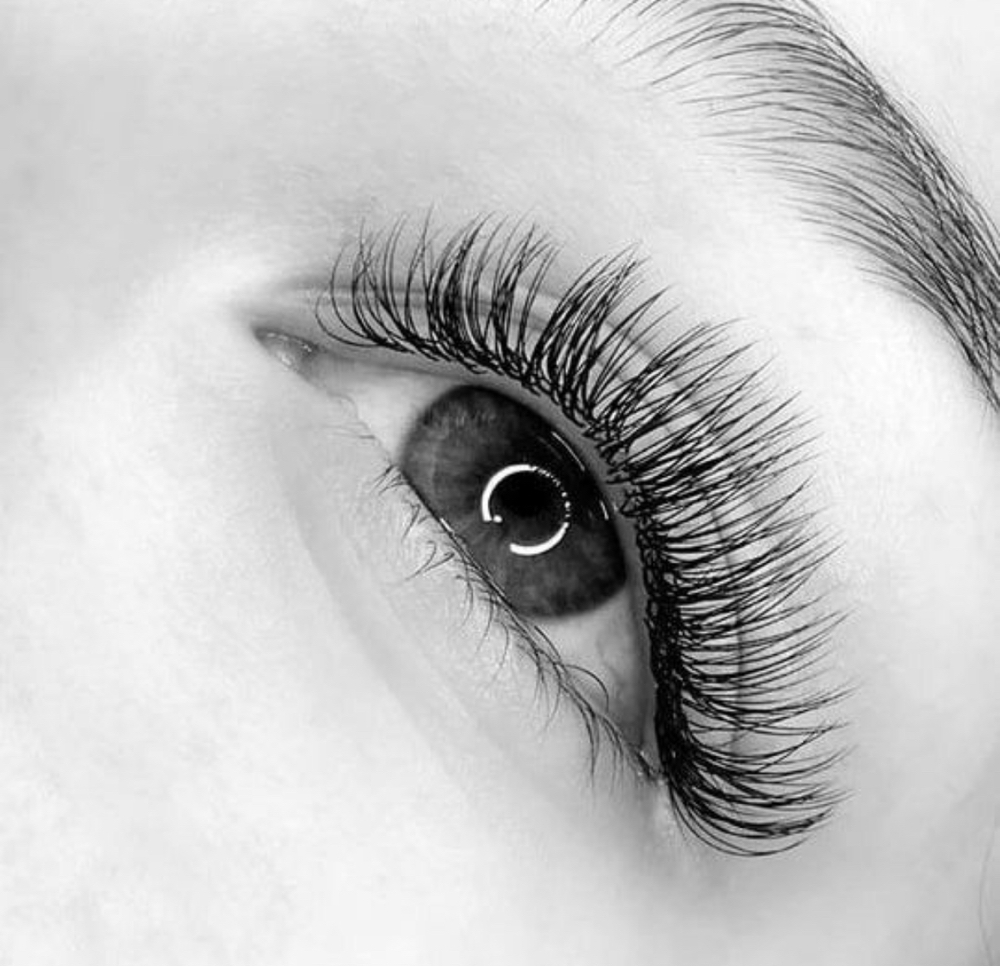 Classic Full Set with Lash Artist
