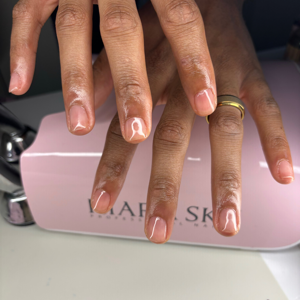 Manicure + Gel Polish 👩🏻‍🔧🎨