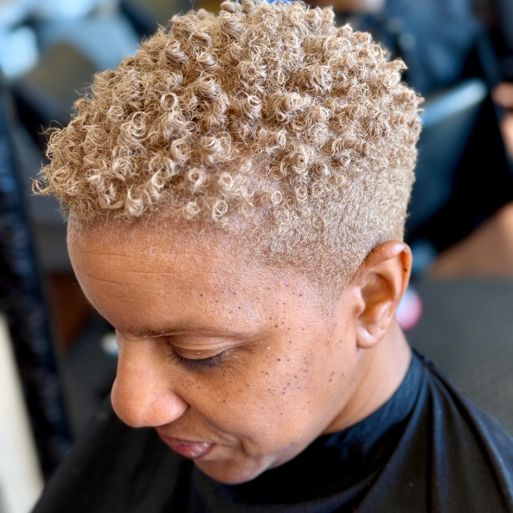 Basic Shampoo Protein Fix at The edge beauty concept salon ny in Massapaqua, NY