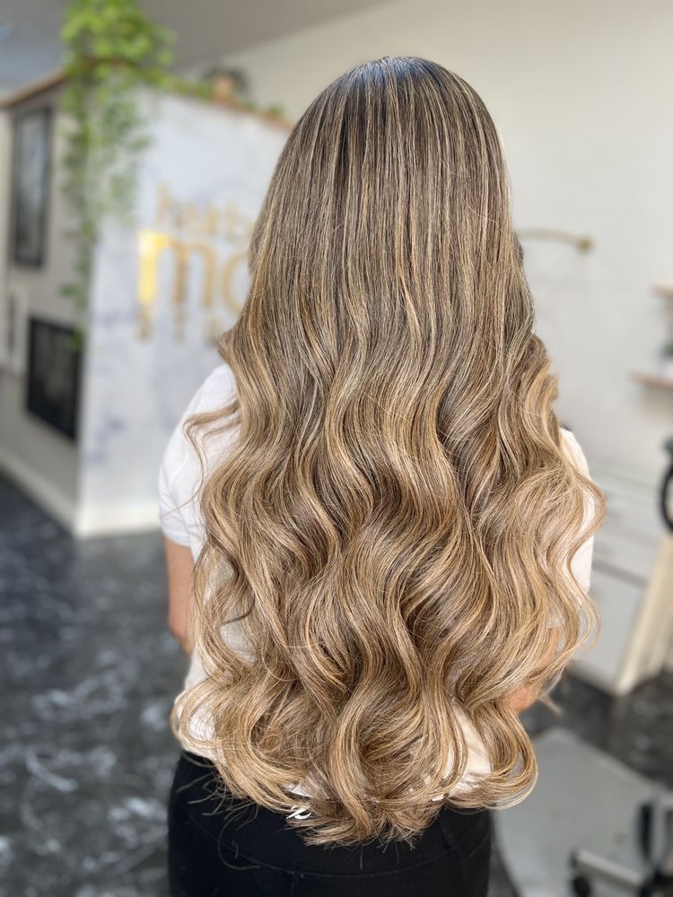 Hollywood Waves