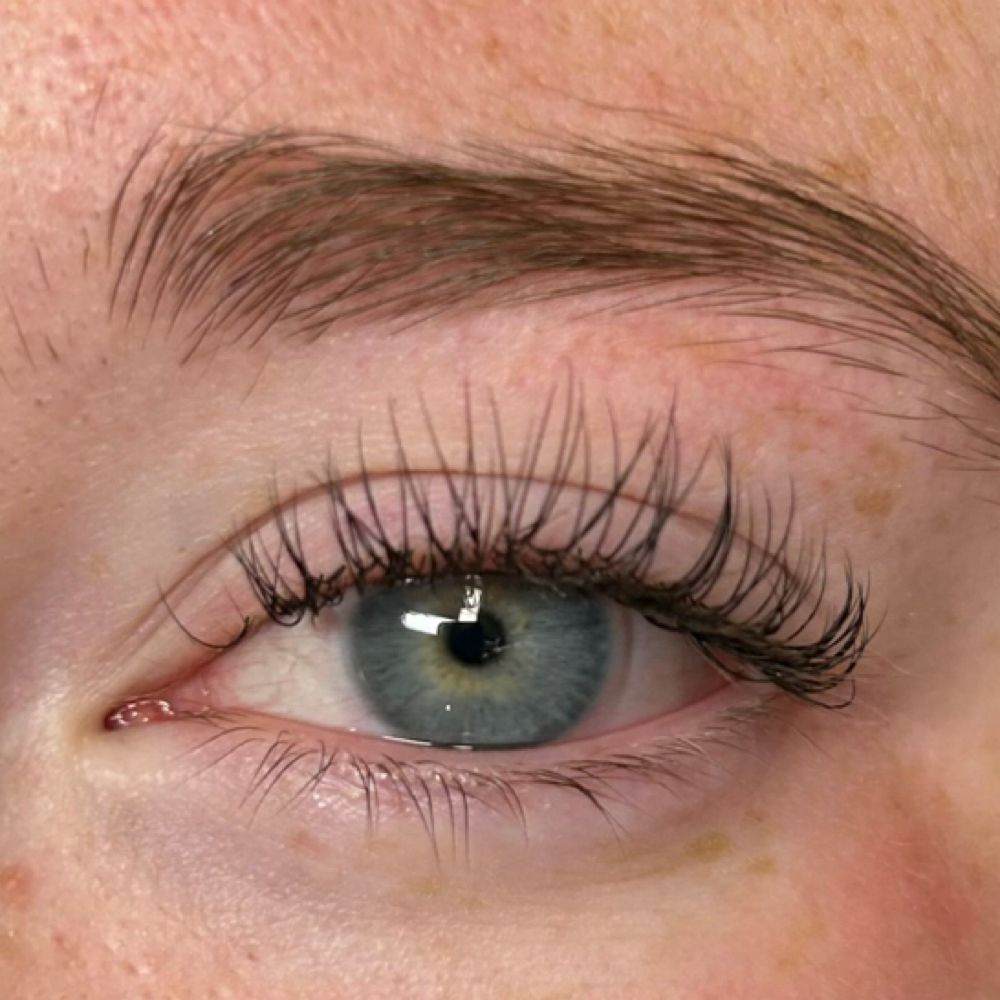Classic Set Lash Extensions at Graceful Esthetics in Oelwein, IA
