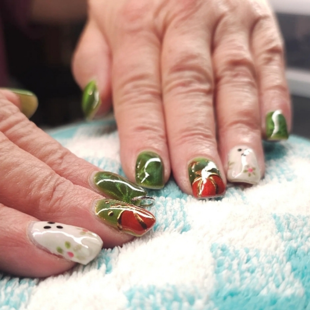 Gel Nail Art at The Everyday Eclectic - Nails by Christi D in Effingham, IL