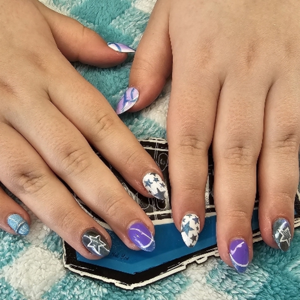 Gel Nail Art at The Everyday Eclectic - Nails by Christi D in Effingham, IL