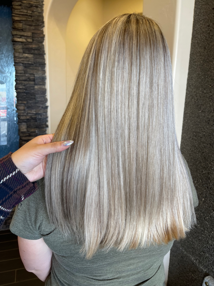BlondOnBlond (on Scalp)Root Refresh