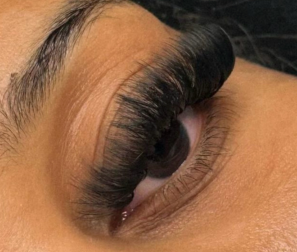 Mega Volume Lashes Full Set
