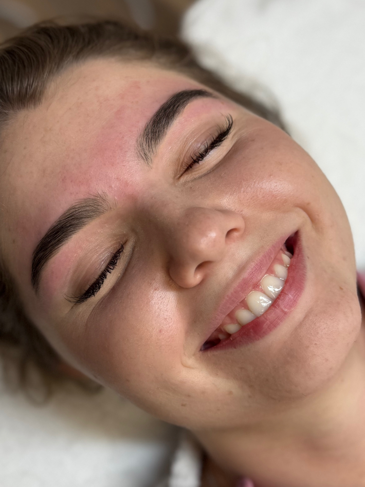Brow Waxing, Shaping, And Tinting