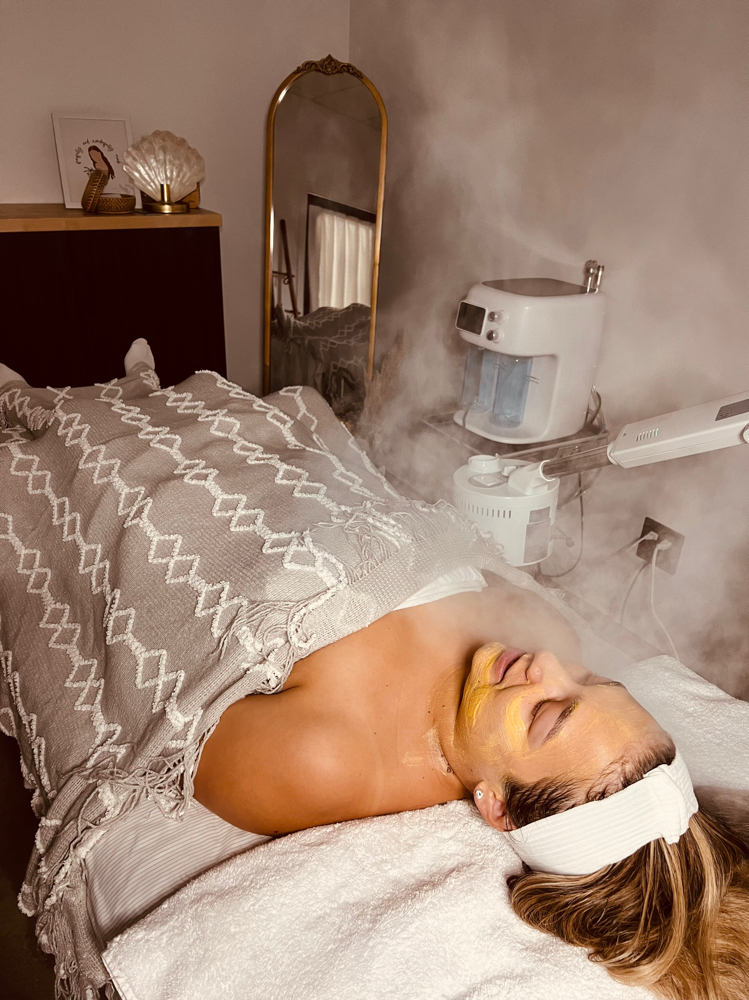 Be Still Signature Facial
