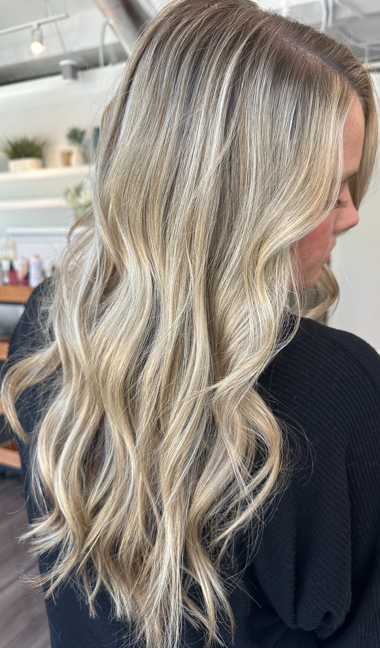 Full Blonding + Haircut