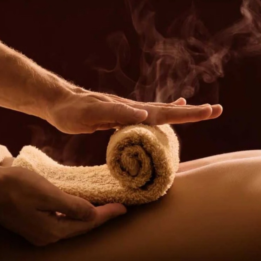 Hot Towel Oil Remover Add-on at Aurum Massage Therapy in Corpus Christi, TX