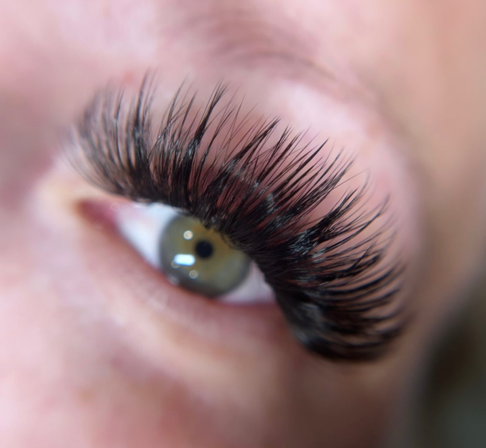 Mega Volume Eyelash Appointment