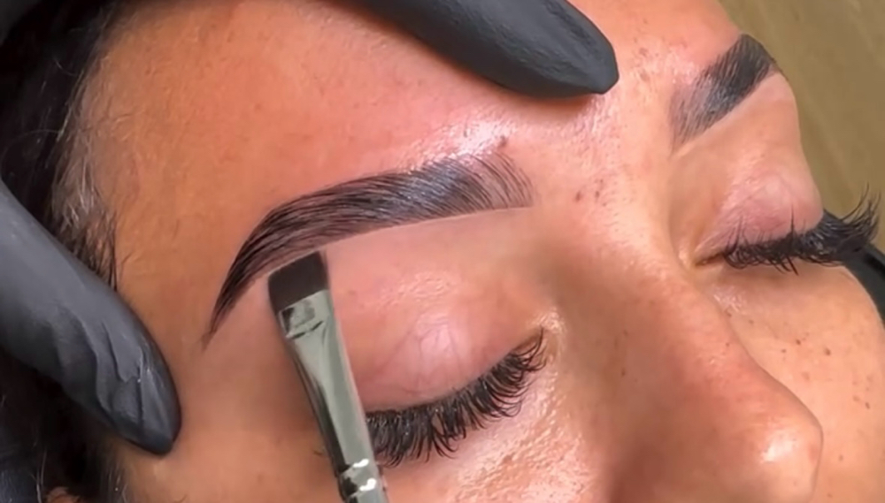 Brow Thread & Shape