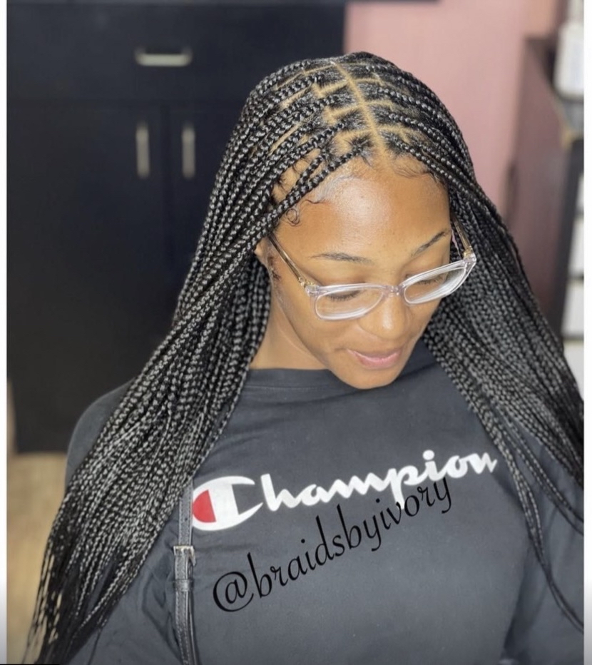 Medium Knotless Braids(mid-back)