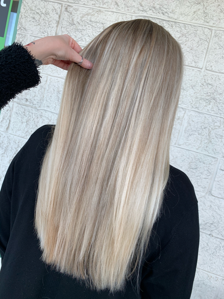 All Over Blonde (on scalp Lightner)