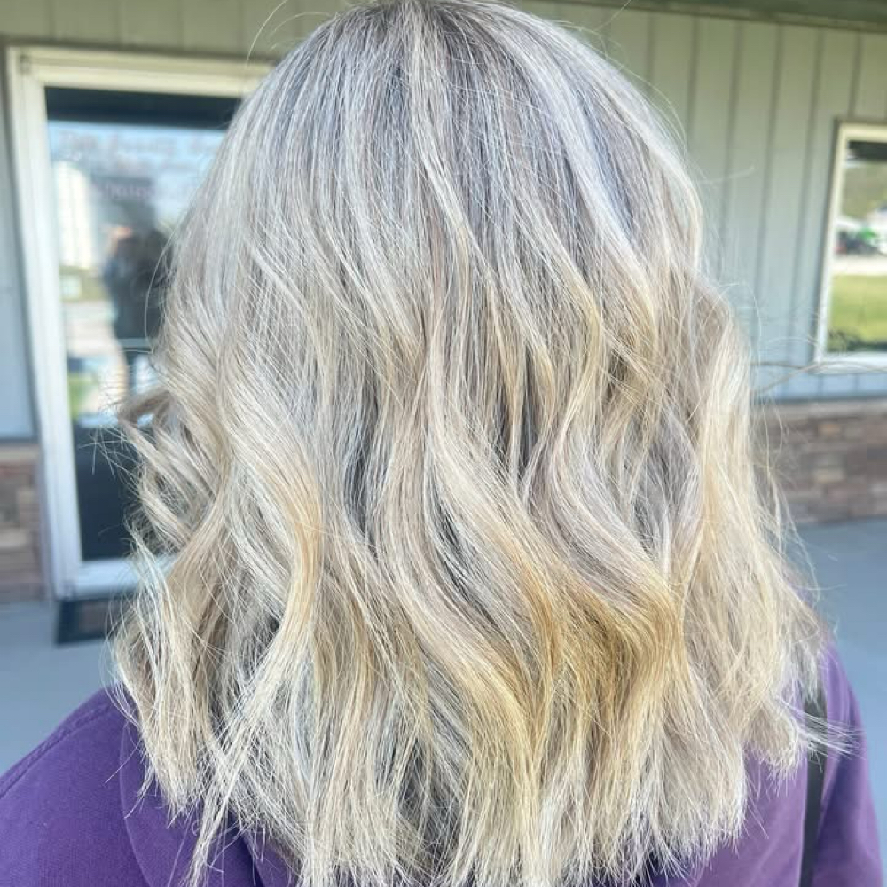 Full Head Foil Highlight at The Rooted Mane in hustonville, KY