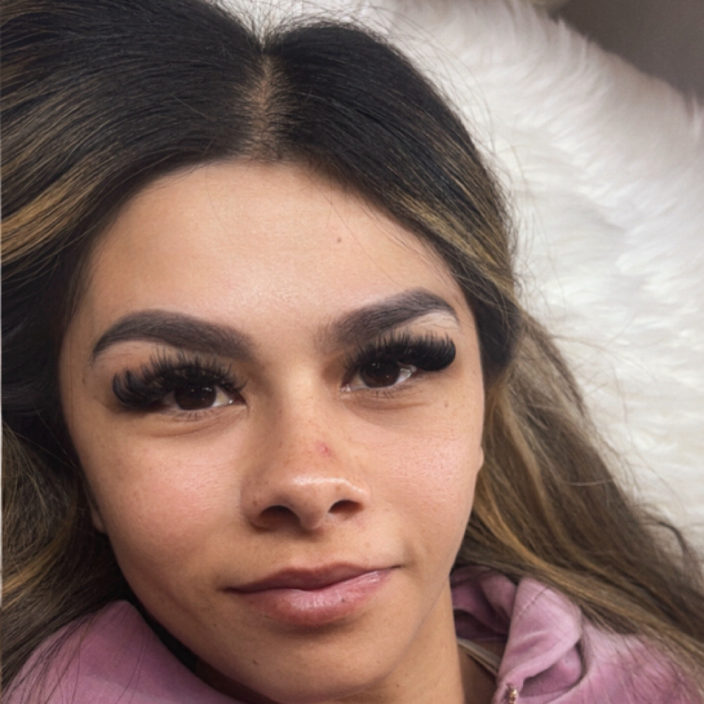 Full Lash Set at Lexy’s_Luxe _Beauty in Tucson, AZ