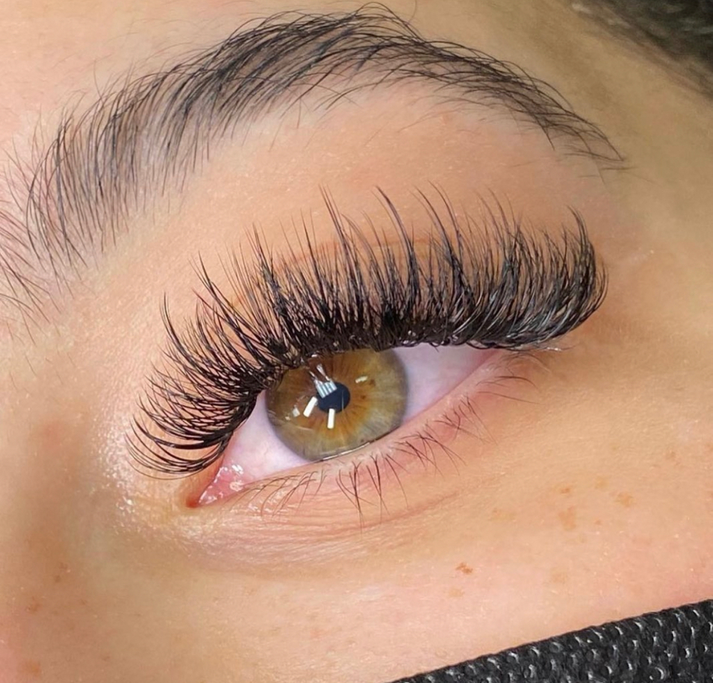 Hybrid Classy Or Classic Lash Fill