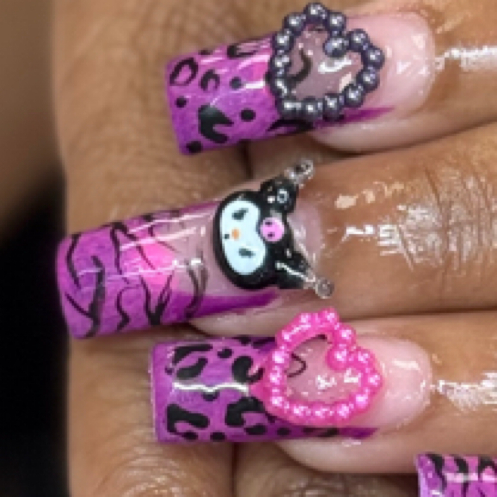 Single Charms at Dee Did’em in Kinston, NC