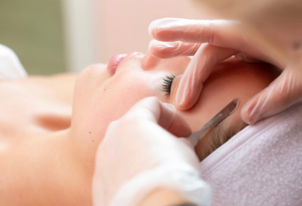 Dermaplaning Facial