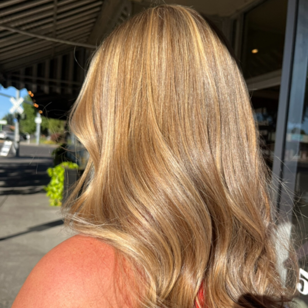 Full foil & cut with Hayley at Colour Lounge Studio in Walla Walla, WA