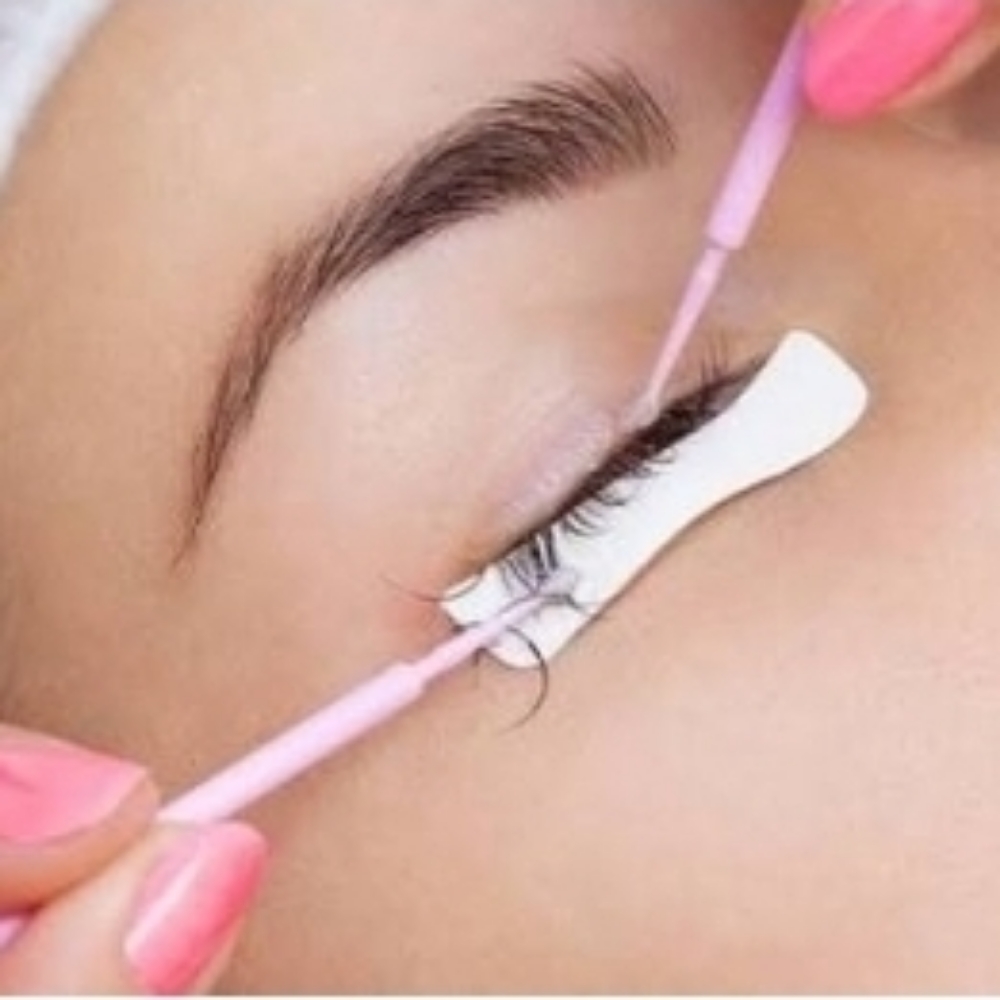 EYELASH EXTENSION REMOVAL at Luna Lash Artistry in Newton Highlands, MA