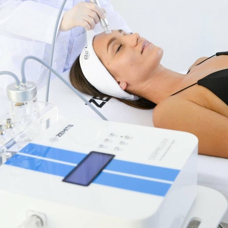 Hydro Dermabrasion Facial