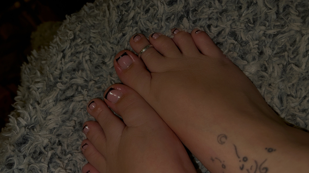 Gel Pedicure at RAWR NAILZ LLC in Arlington, WA