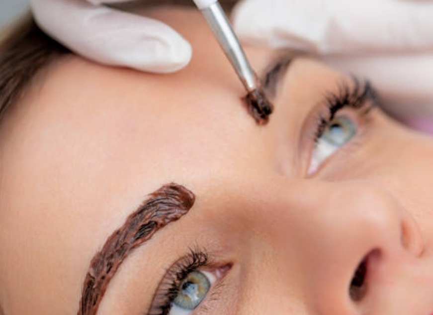 Eyebrow Tinting