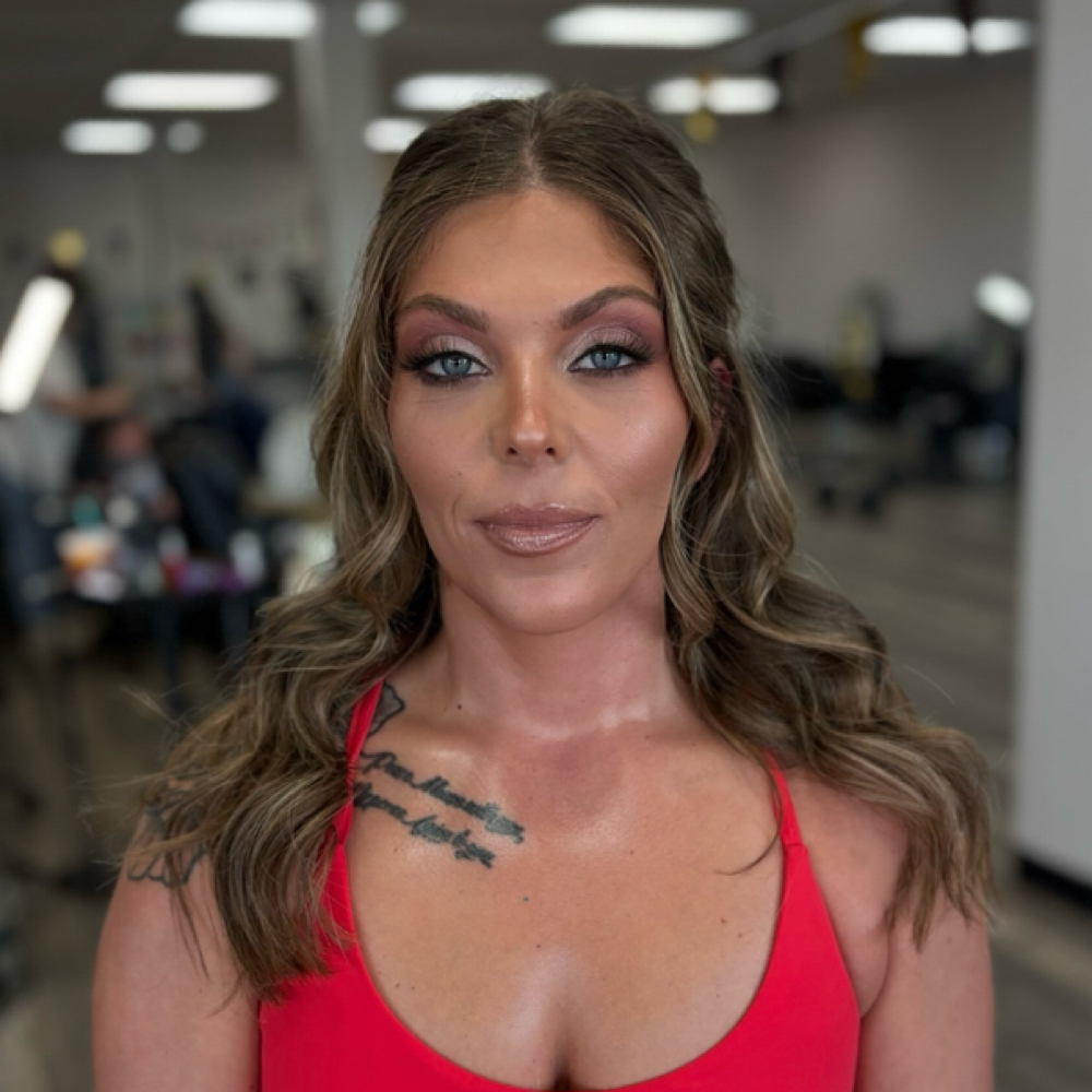 𝙷𝙰𝙸𝚁 & 𝙼𝙰𝙺𝙴𝚄𝙿 at Divine Lash & Hair Studio in Duncan, OK