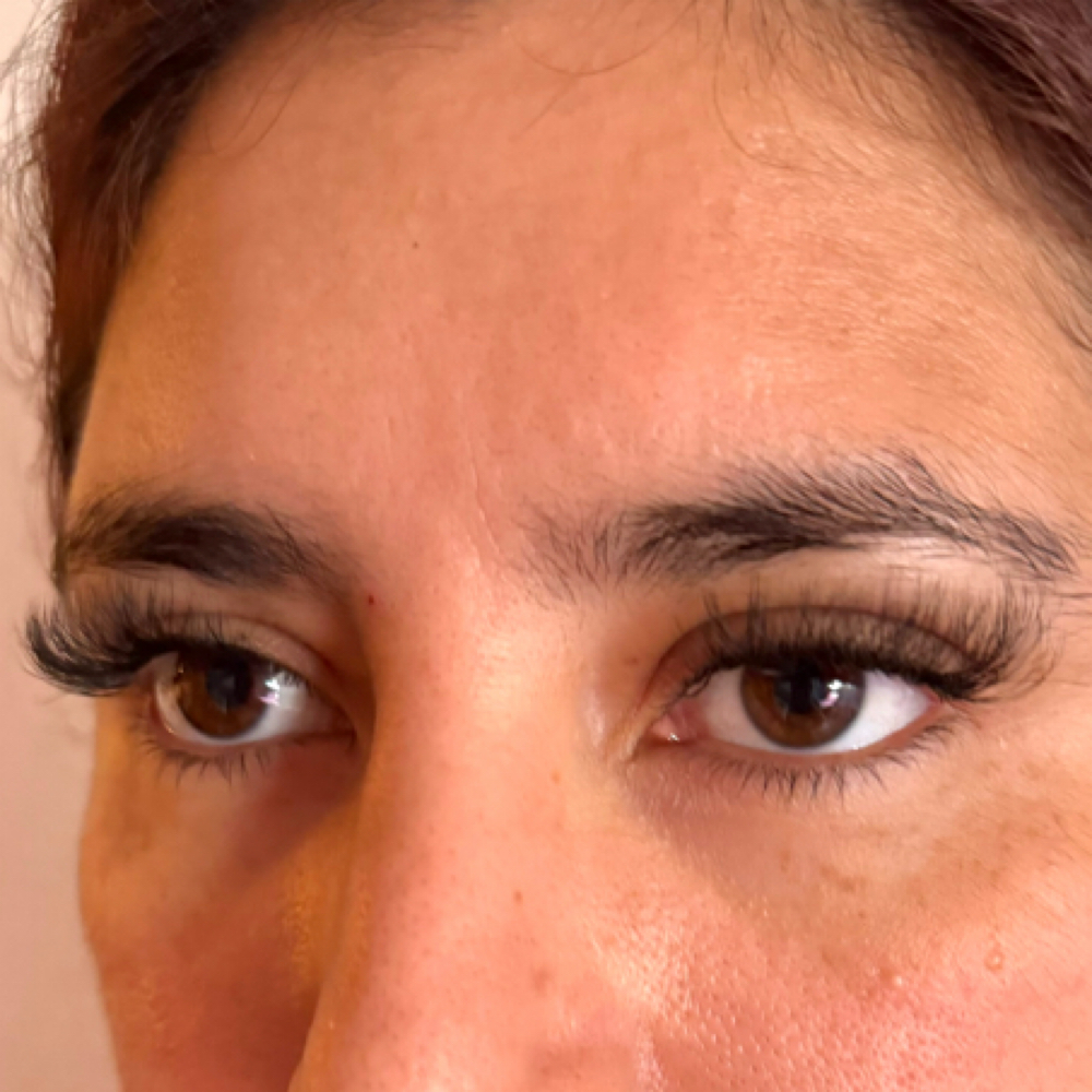 Volume Eyelash Extensions at divinebeautyarizona in Phoenix, AZ