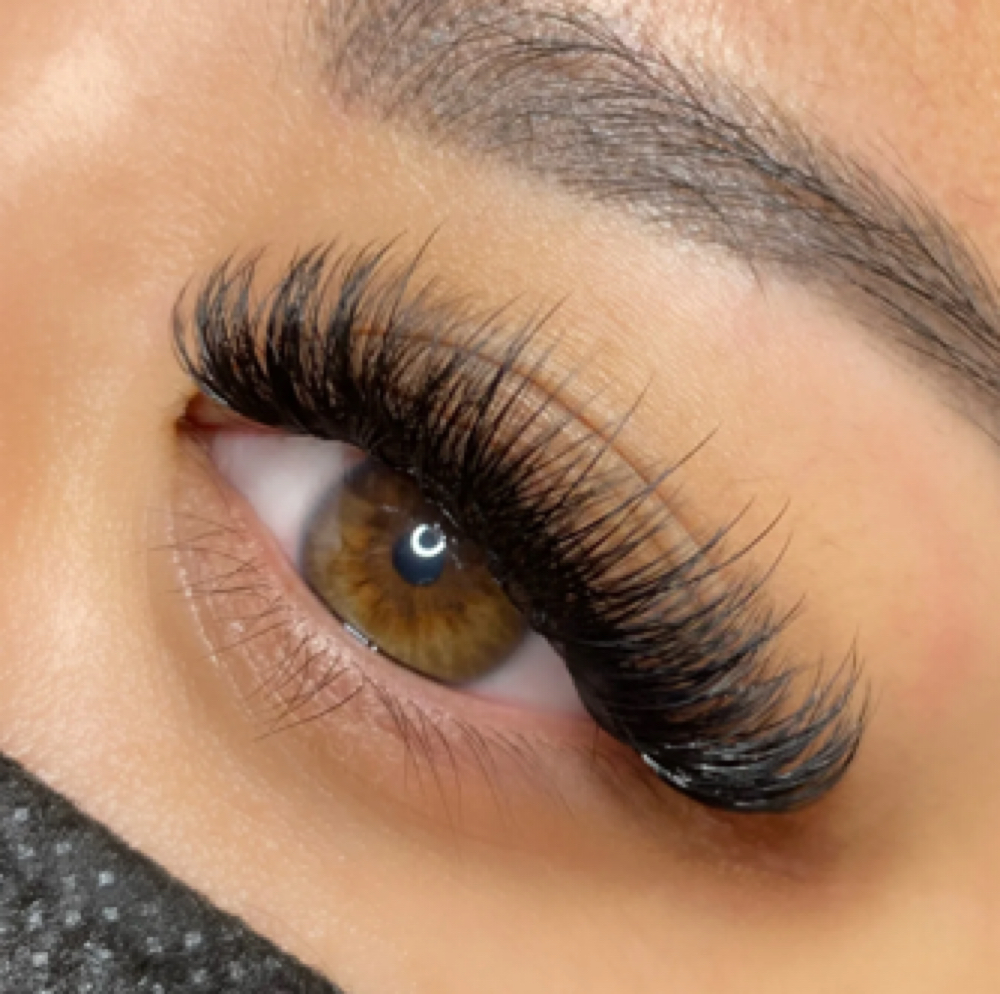 Eyelash Hybrid Full Set at Gardenias Beauty Salon in North Charleston, SC
