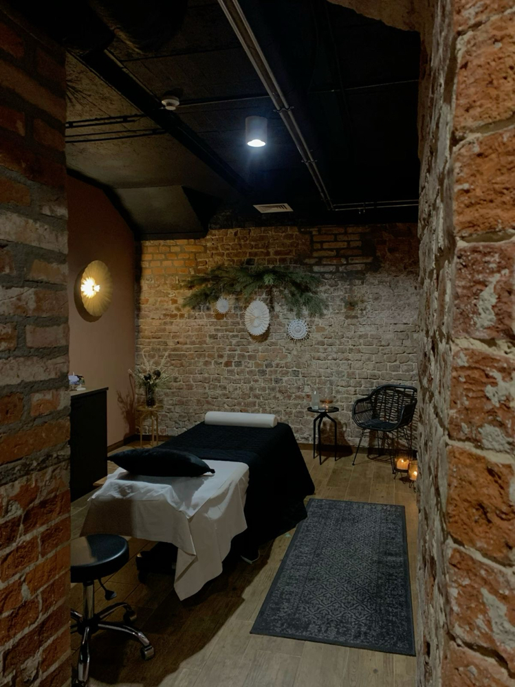MASSAGE & BODYWORK