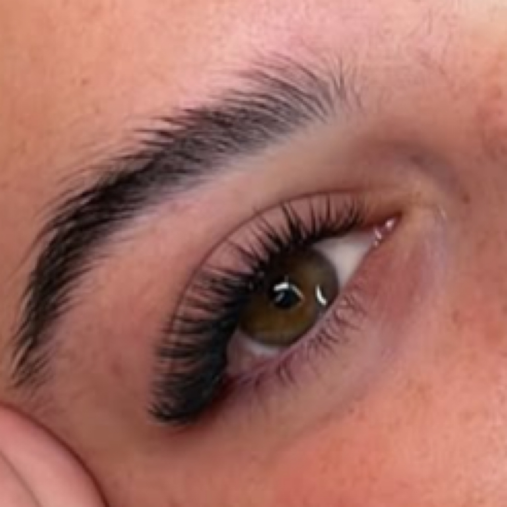 Natural Volume Fullset at Lavish Beauty By Ashley Marie in DORAL, FL