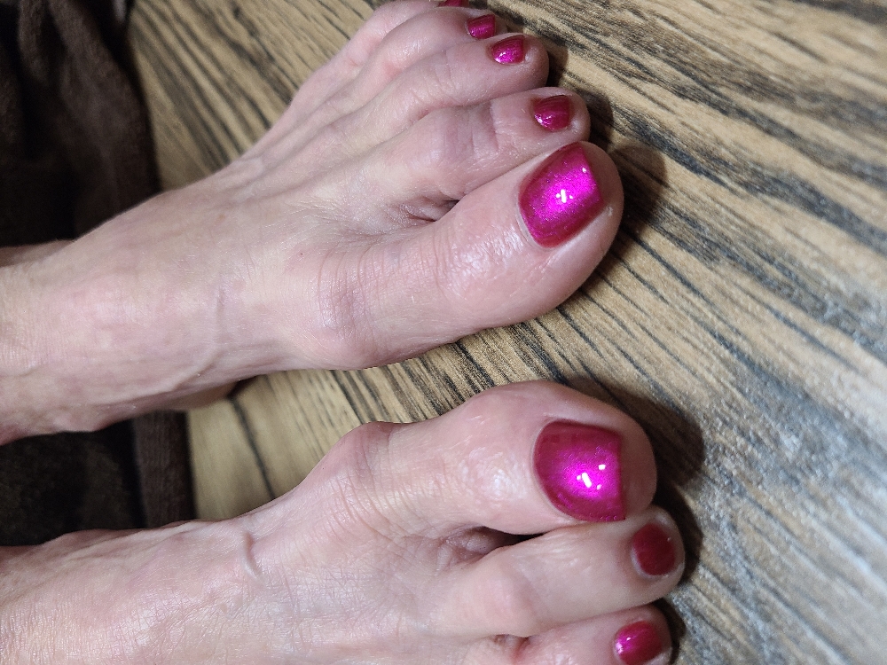 Deluxe Gravity Pedicure