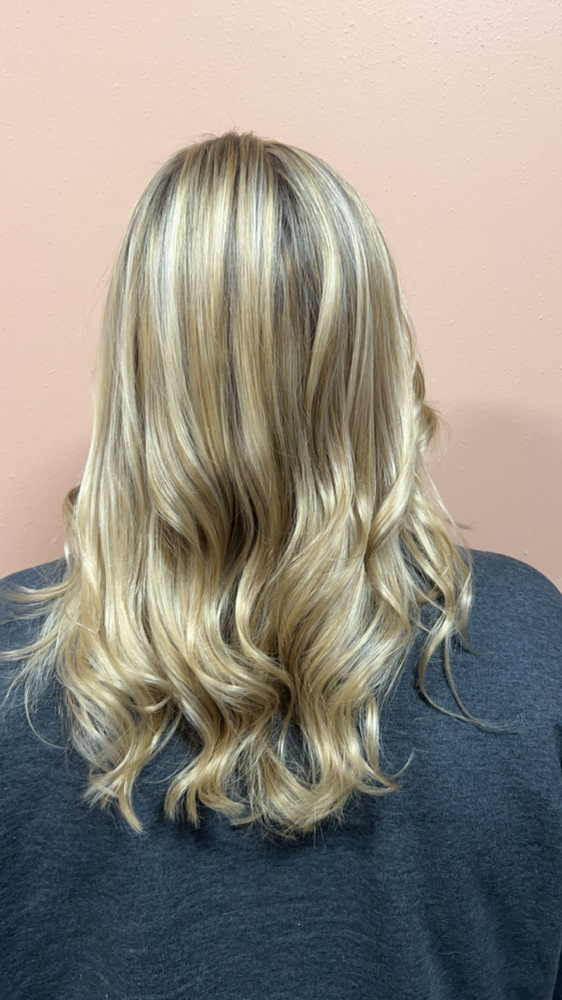 Signature Blowout at Velvet Crown salon in Memphis, TN