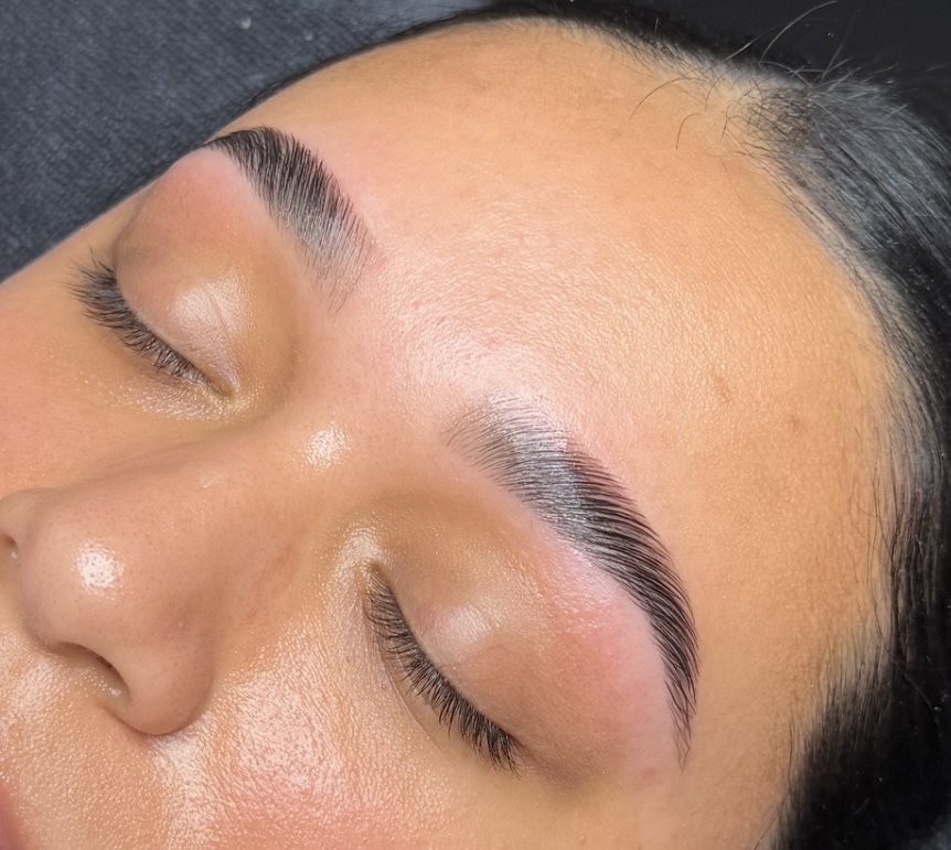 Brow Lamination & Tint