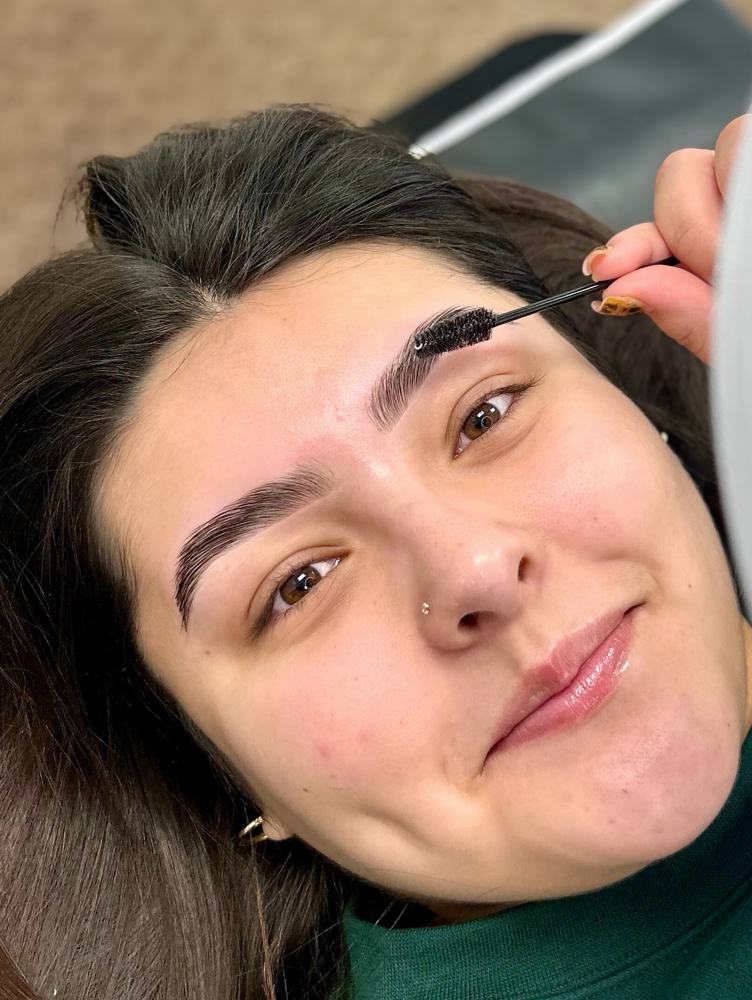Brow lamination + Shaping