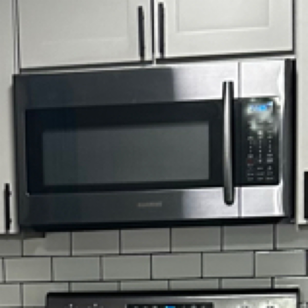 Microwave Clean Out at AR’S Luxurie Cleaning LLC