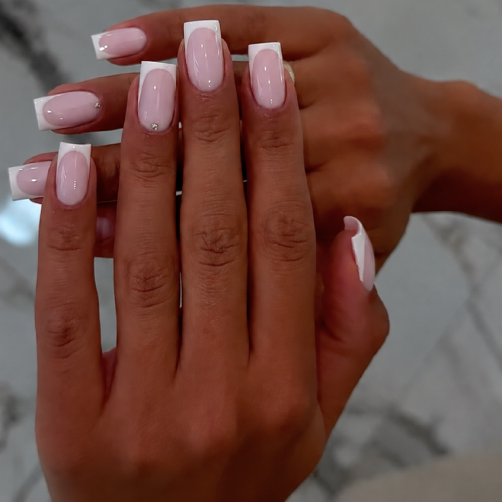 GEL POLISH CHANGE at 𝓼𝓮𝓿𝓮𝓷 14 𝓼𝓽𝓾𝓭𝓲𝓸 in Keego Harbor, MI