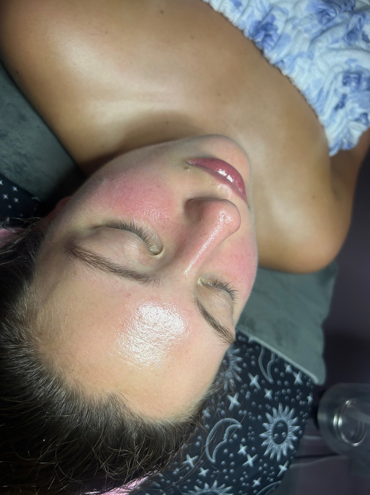 Destinee Signature Facial