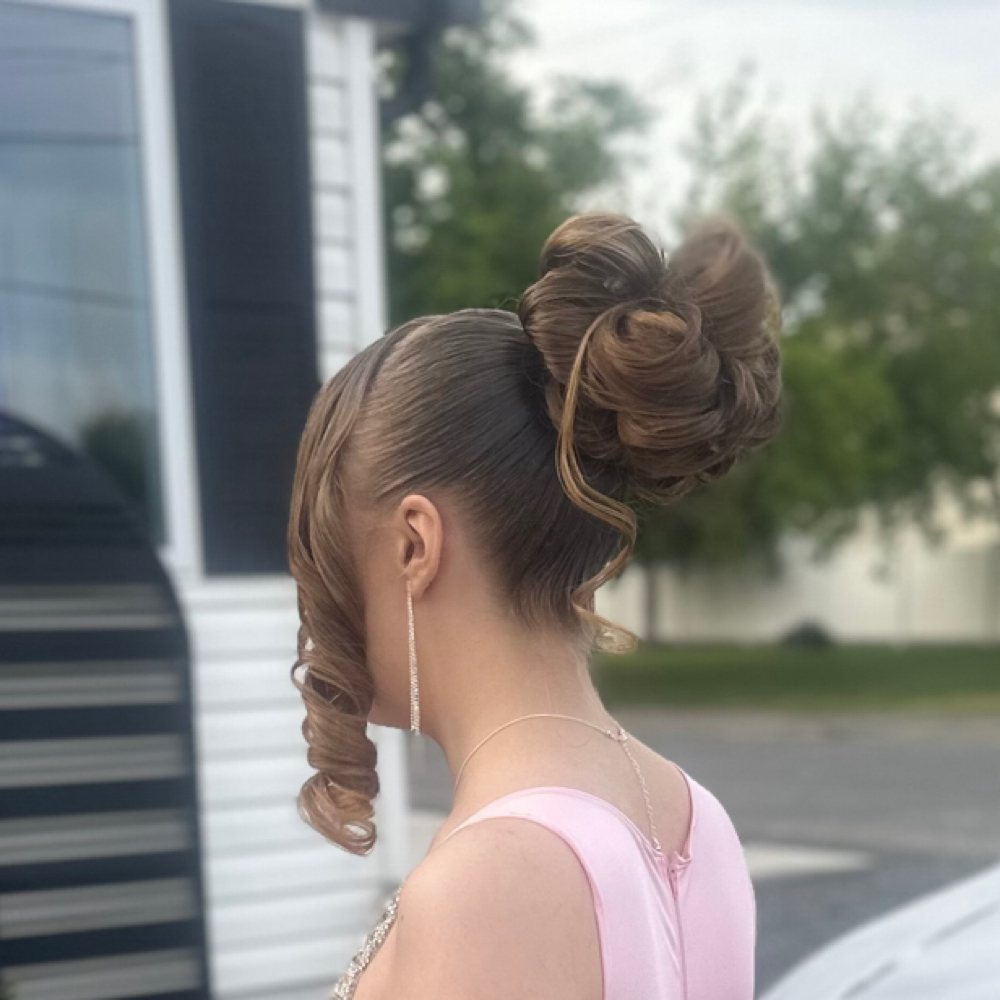 Natural Updo at Taylored Image in Delmar, DE