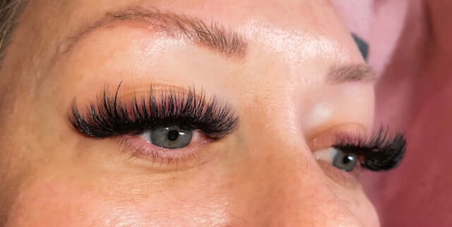 Mega Volume Lashes