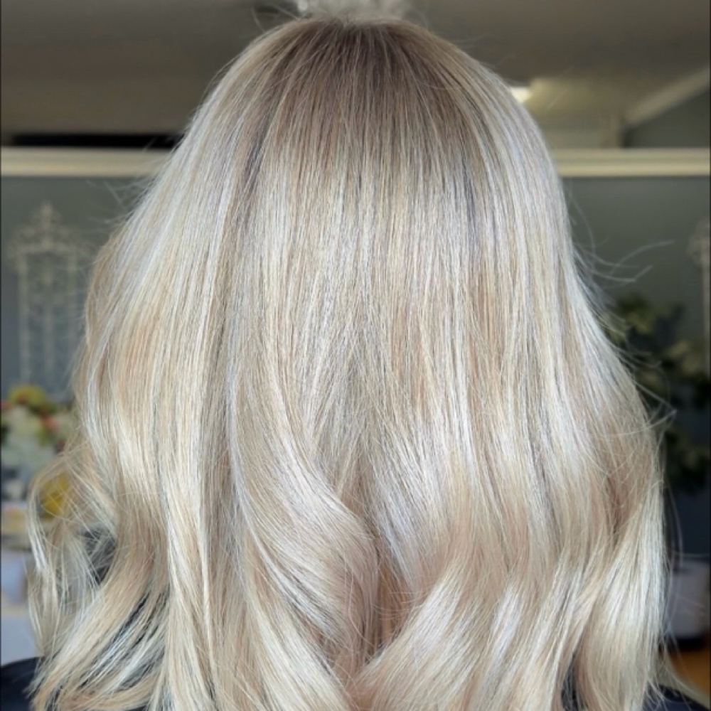Root Tap / Melt at Hair by Jayden in Valdosta, GA