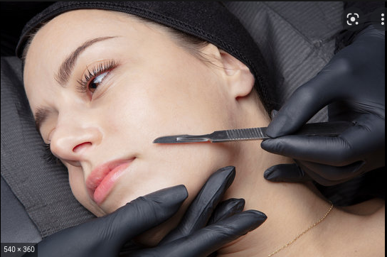 Dermaplaning Deluxe Facial