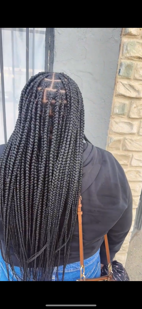 Medium Knotless