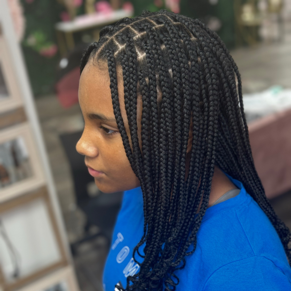 Kids Small Knotless at Dee Did’em in Kinston, NC